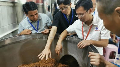 用純糧釀酒設(shè)備蒸固態(tài)酒老塌氣怎么辦？3招幫您解決！