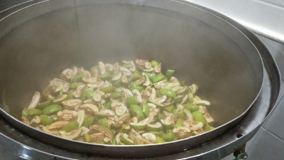 木瓜價(jià)格持續(xù)走低利潤低？試試用烤酒設(shè)備將它們釀成酒吧！