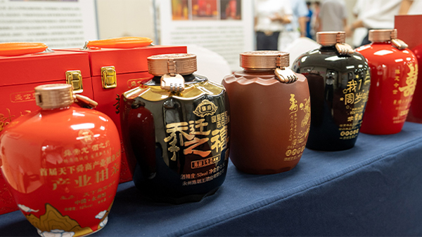 小鎮(zhèn)酒坊靠純糧婚宴定制酒，春節(jié)期間爆單3萬(wàn)